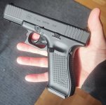 Glock 17 Gen5.jpg