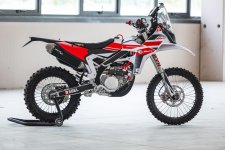 Fantic-Motor-XEF-450-Rally-Dakar-Bike-Factory.jpg