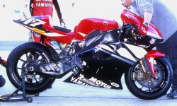 yamaha_yzrm1_2003_06.jpg