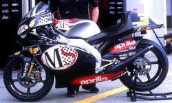 aprilia250_01.jpg