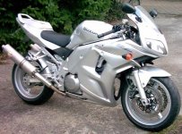 suzuki-sv1000s-04.jpg