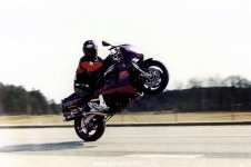 GixxerWheelie.jpg