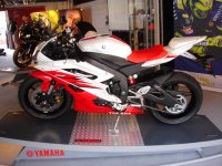 yamaha-r6-06-bikepics-429701.jpg