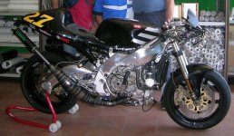 aprilia-rs250-96-bikepics-4061401.JPG